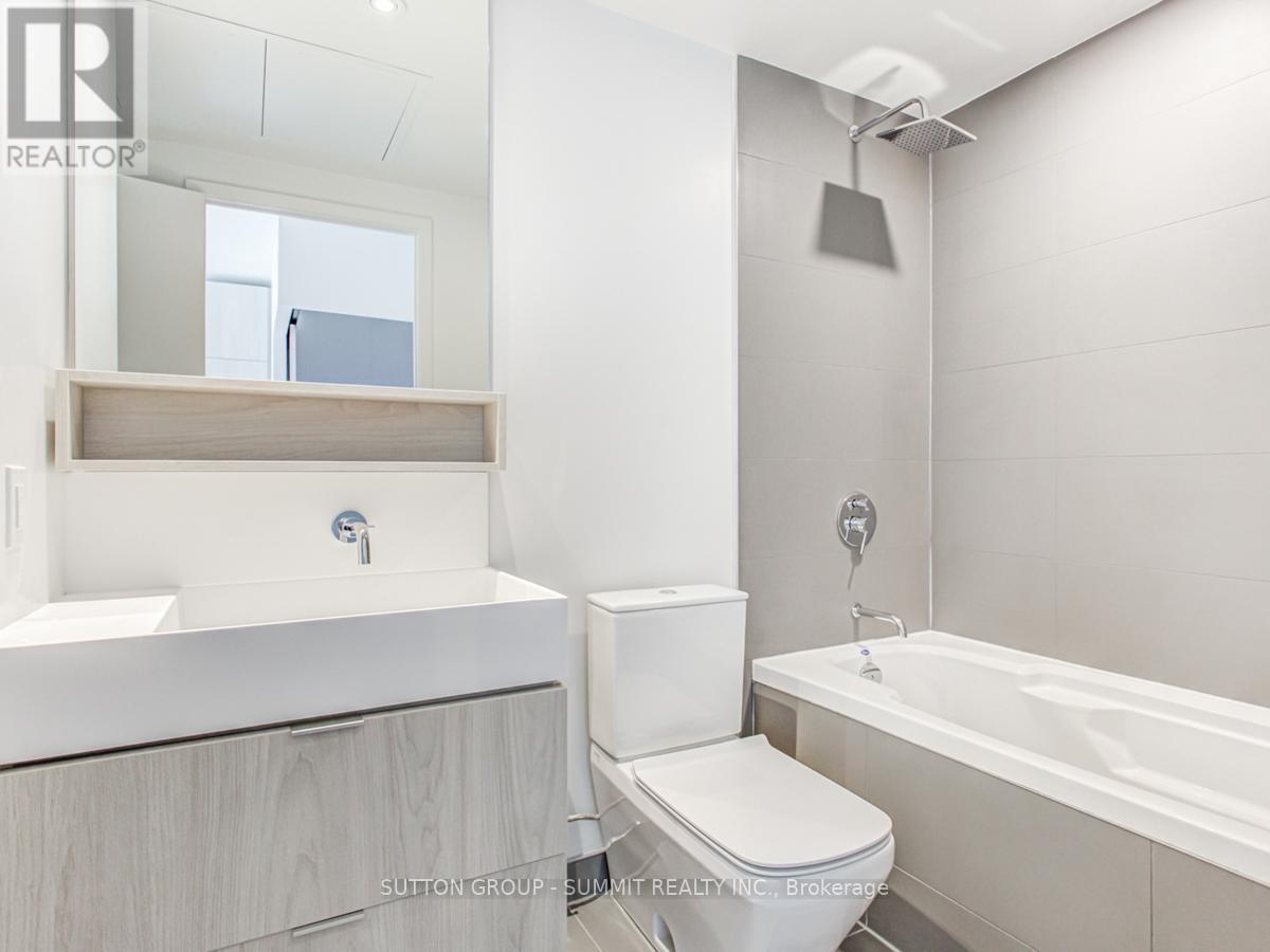 1525 - 8 Hillsdale Avenue E, Toronto, ON - Indoor Photo Showing Bathroom