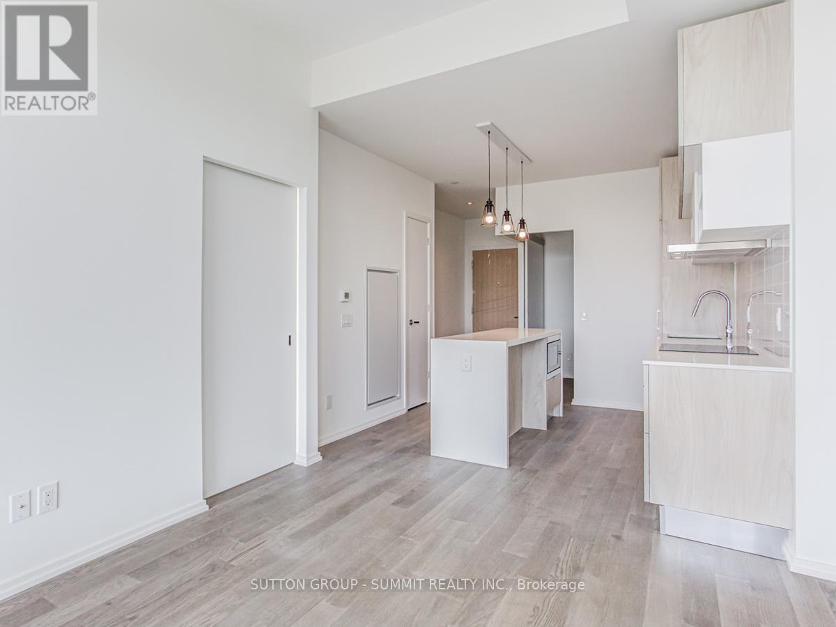 1525 - 8 Hillsdale Avenue E, Toronto, ON - Indoor Photo Showing Kitchen