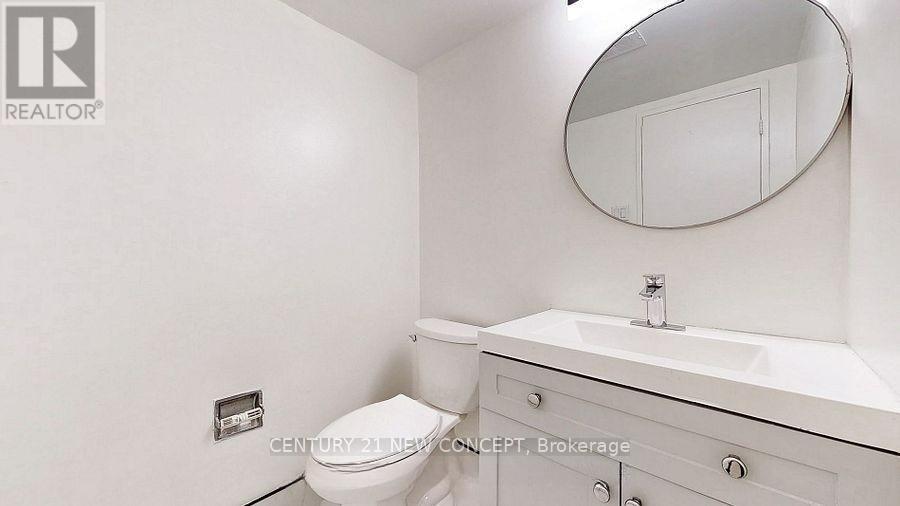 101 - 7451 Yonge Street, Markham, ON - Indoor Photo Showing Bathroom