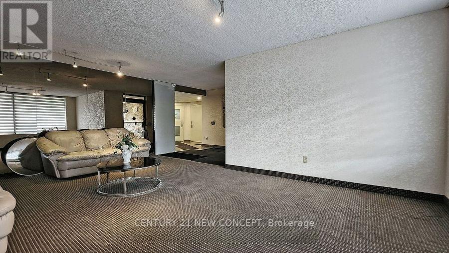 101 - 7451 Yonge Street, Markham, ON - Indoor Photo Showing Other Room