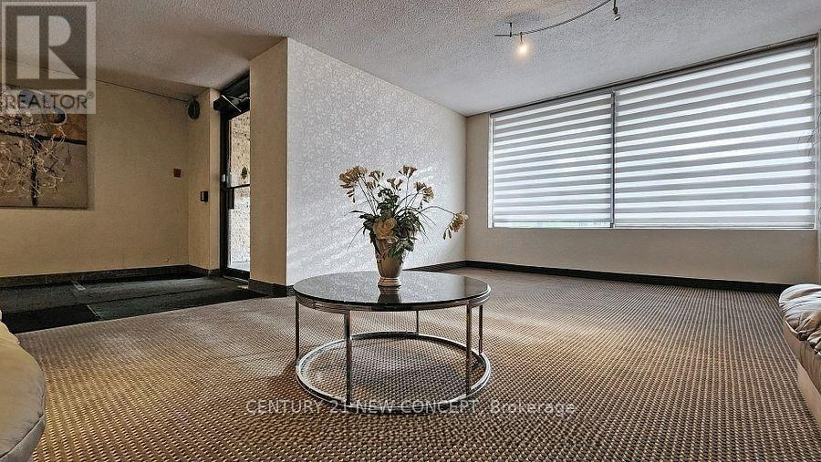 101 - 7451 Yonge Street, Markham, ON - Indoor Photo Showing Other Room