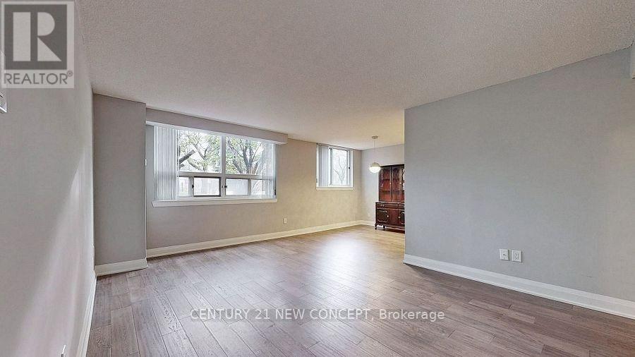 101 - 7451 Yonge Street, Markham, ON - Indoor