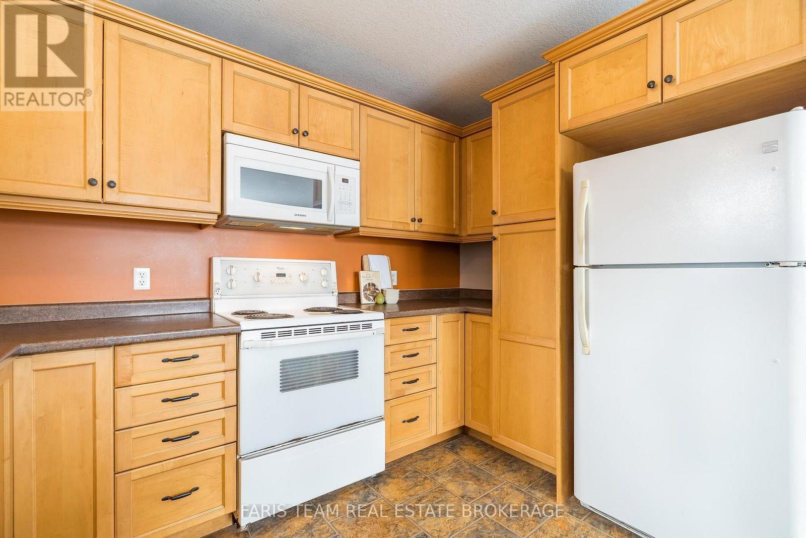 3400 Reservoir Road, Severn, ON - Indoor Photo Showing Kitchen