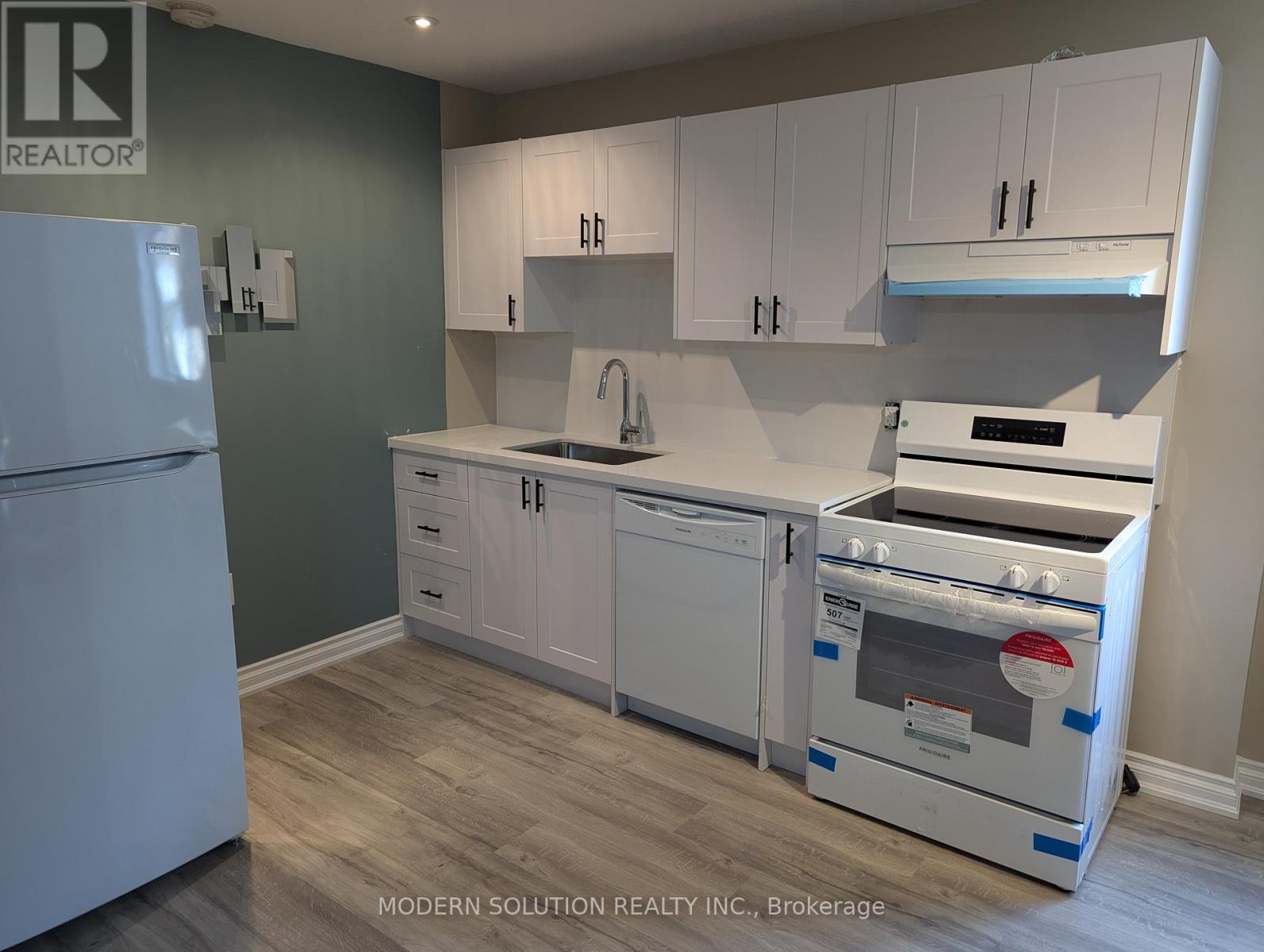 78 Christy Drive, Wasaga Beach, ON - Indoor Photo Showing Kitchen