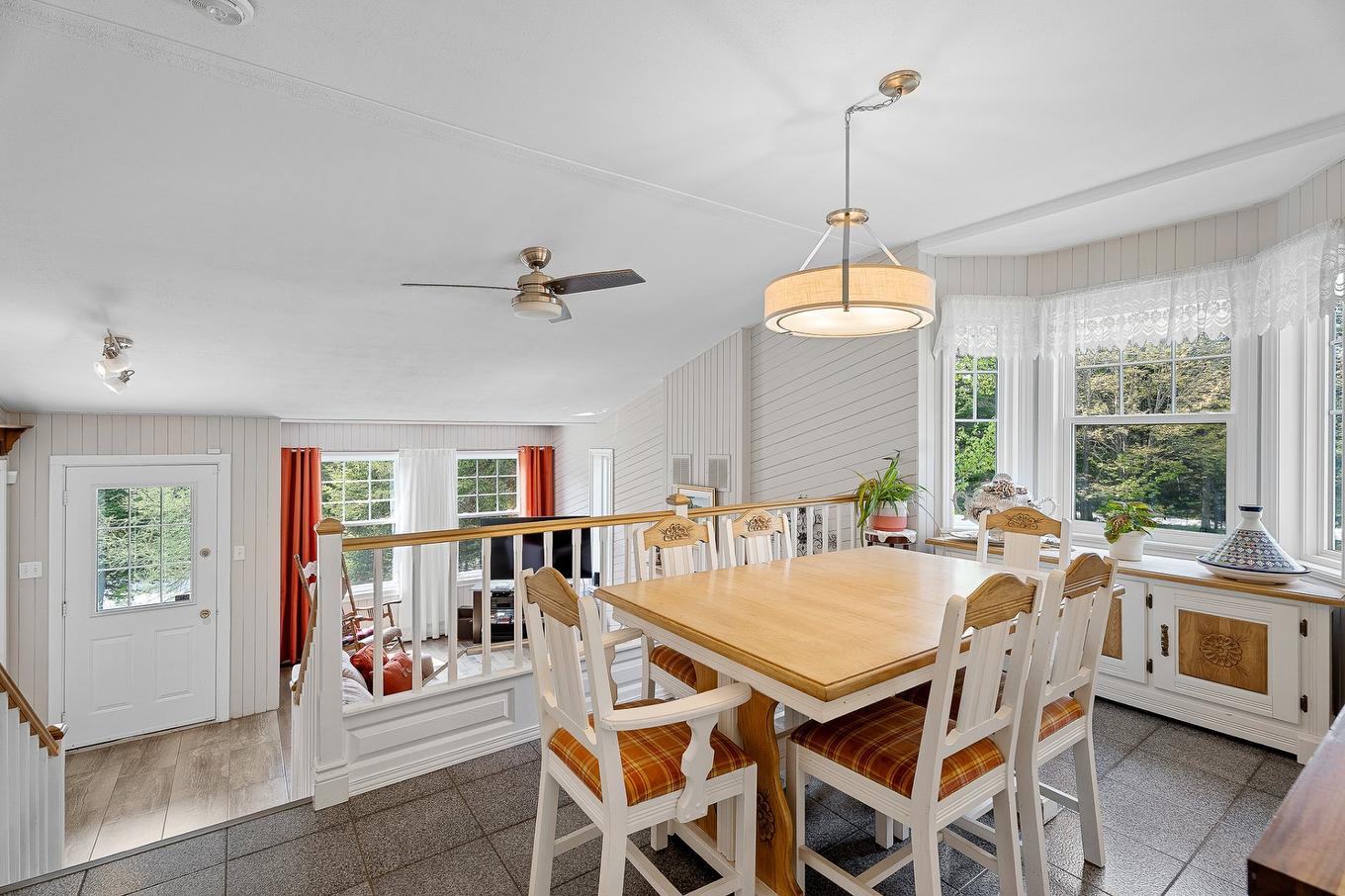 Dining room - 628 Ch. Réjean, Sainte-Agathe-Des-Monts, QC - Indoor Photo Showing Dining Room
