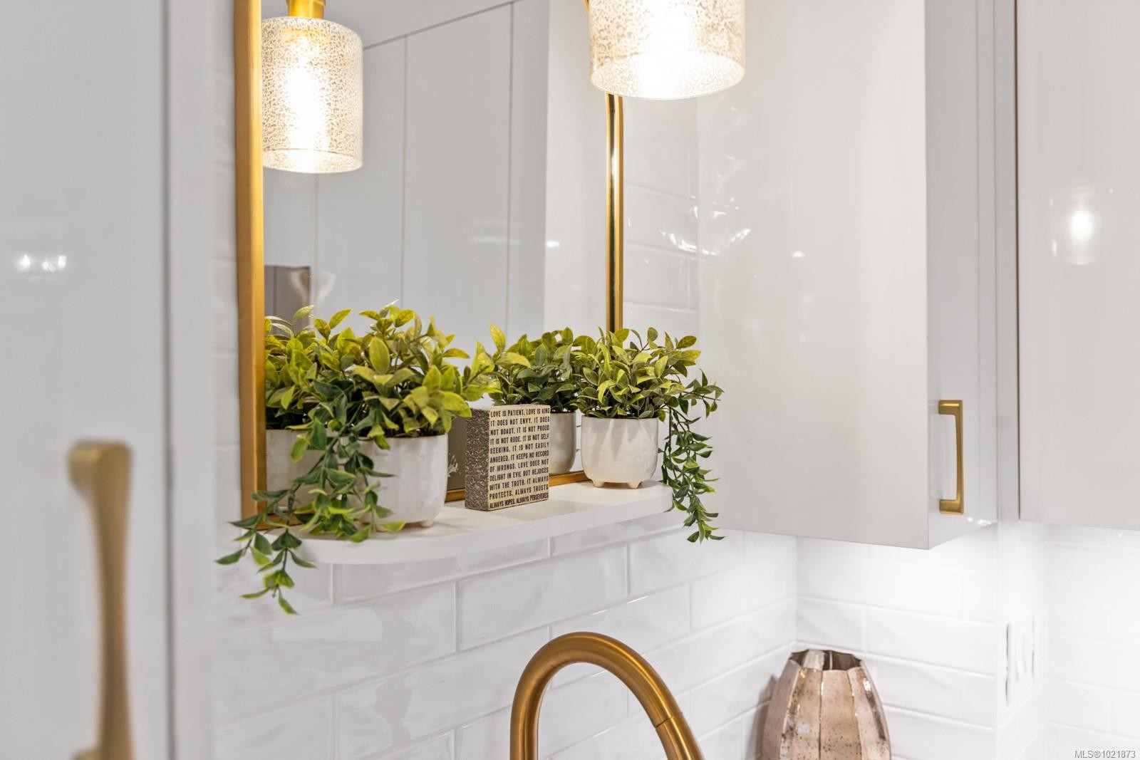 107-225 Belleville St, Victoria, BC - Indoor Photo Showing Bathroom