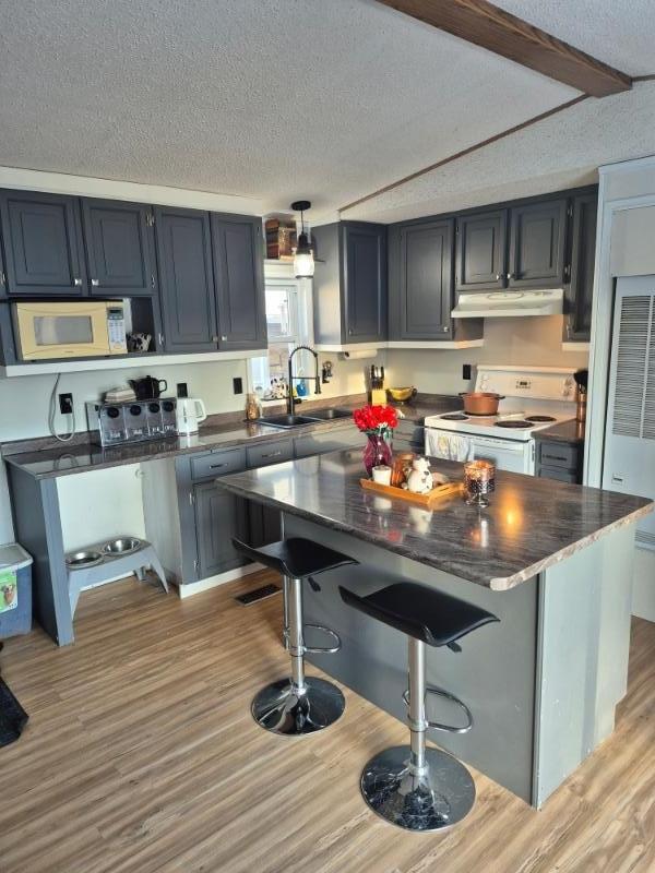 37 29 Silver Springs Road, Thunder Bay, ON - Indoor Photo Showing Kitchen