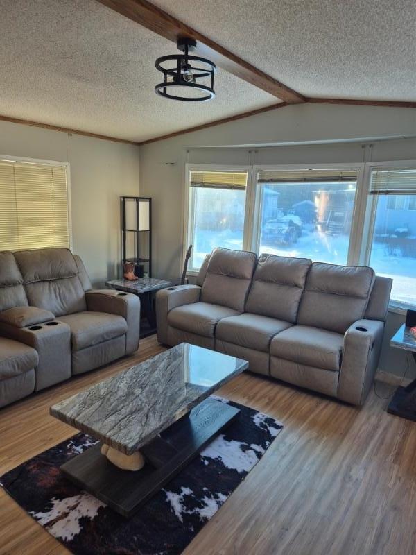 37 29 Silver Springs Road, Thunder Bay, ON - Indoor Photo Showing Living Room