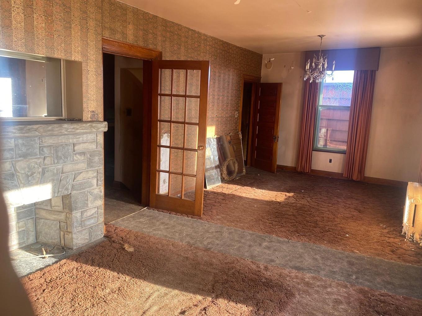 147 Amelia Street W., Thunder Bay, ON - Indoor Photo Showing Other Room With Fireplace