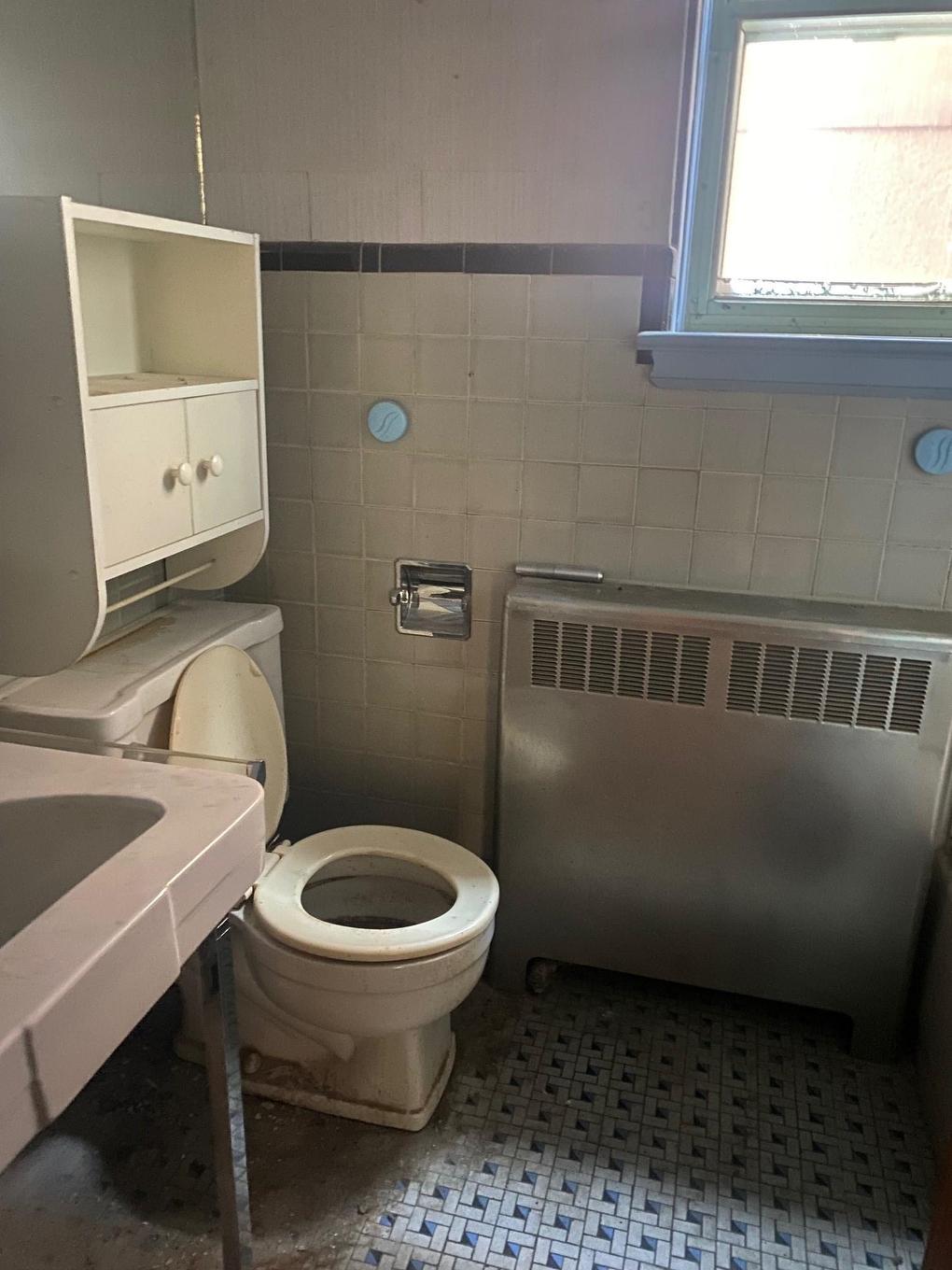 147 Amelia Street W., Thunder Bay, ON - Indoor Photo Showing Laundry Room