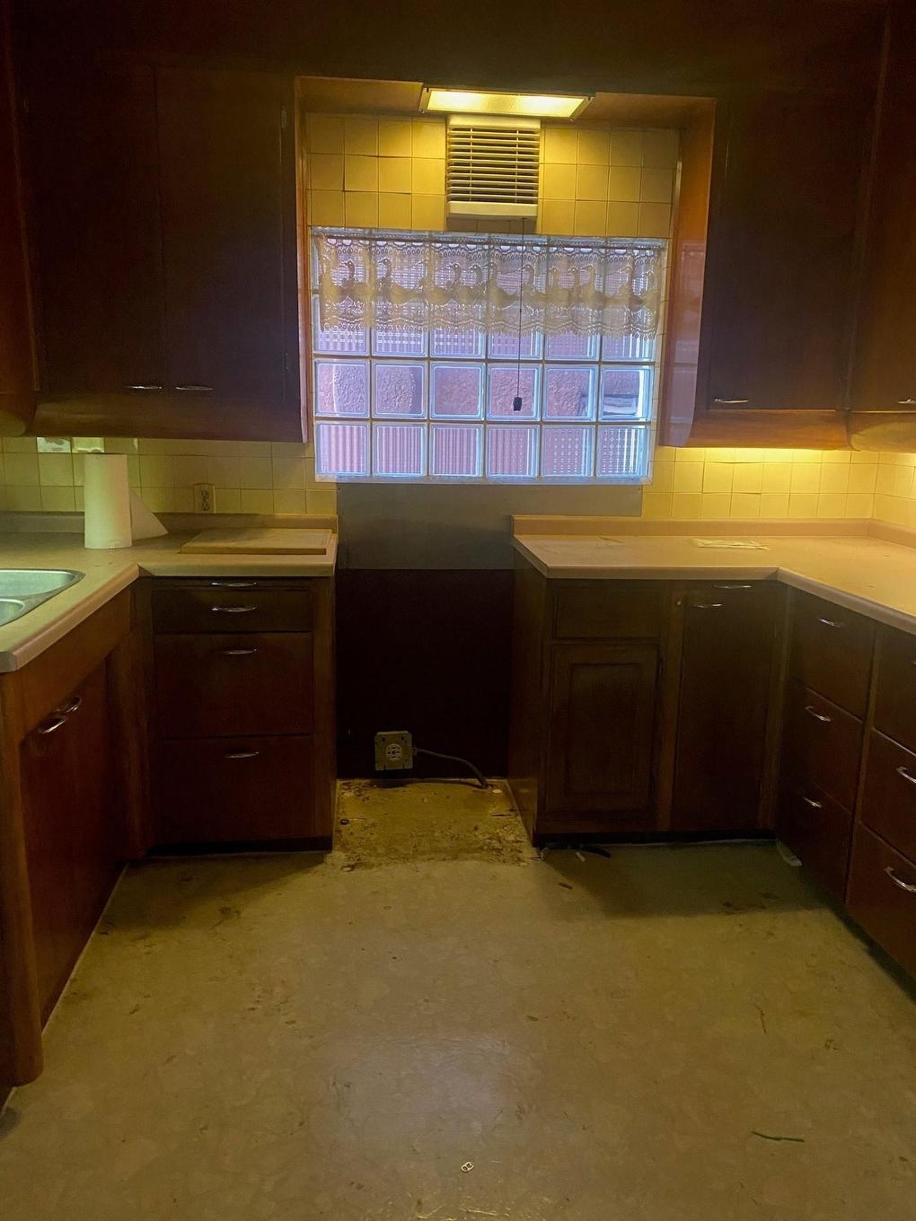 147 Amelia Street W., Thunder Bay, ON - Indoor Photo Showing Kitchen