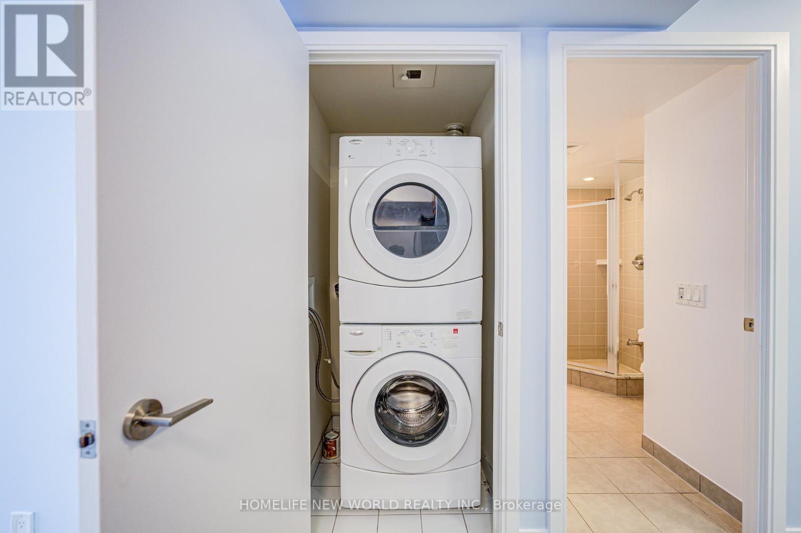 1815 - 181 Village Green Square E, Toronto, ON - Indoor Photo Showing Laundry Room