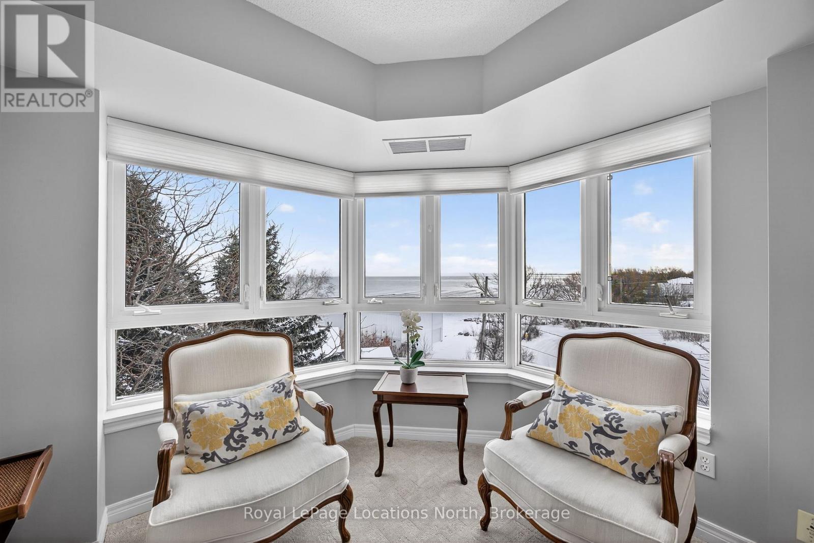 401 - 16 Raglan Street, Collingwood, ON - Indoor