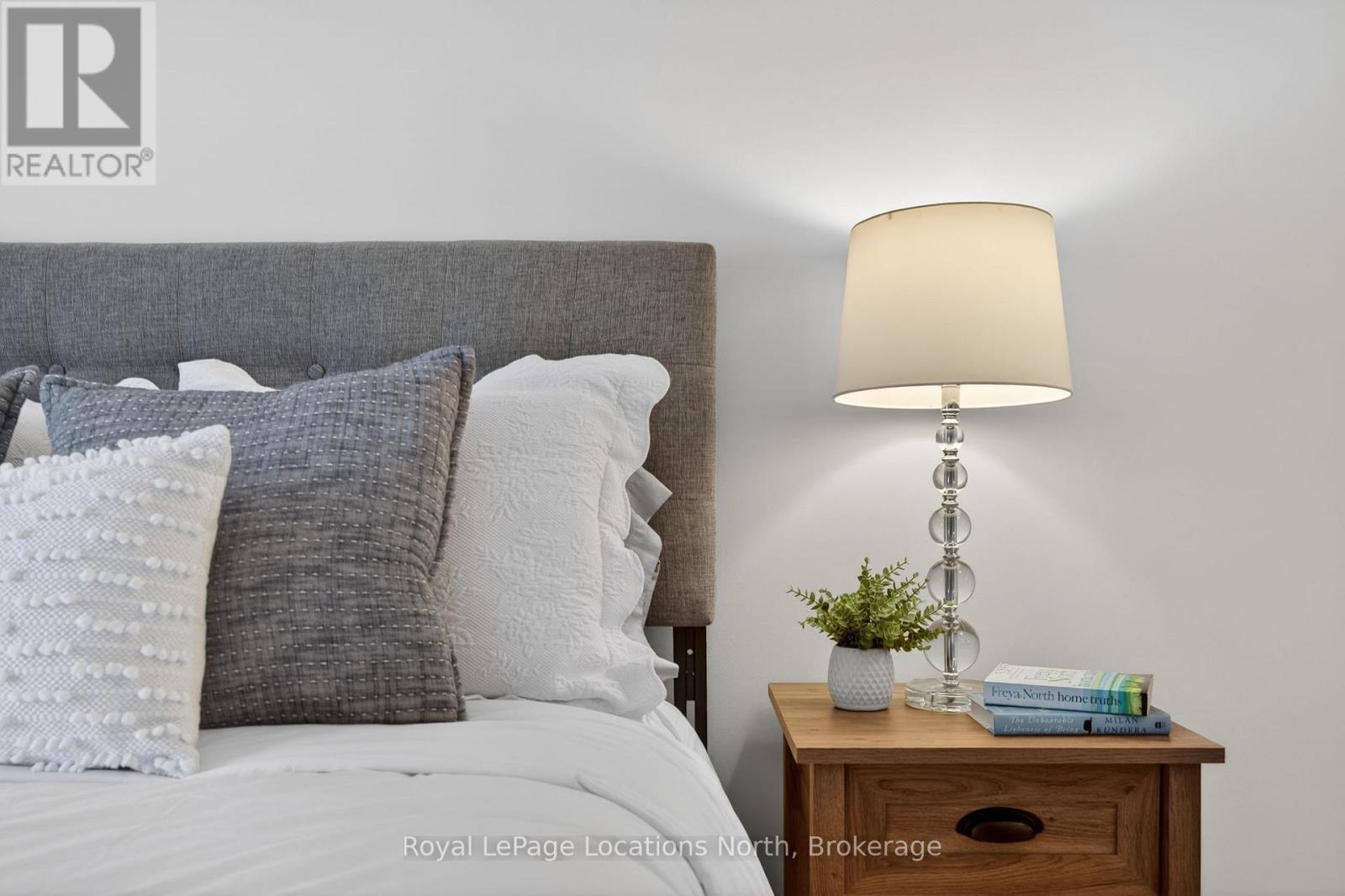 401 - 16 Raglan Street, Collingwood, ON - Indoor Photo Showing Bedroom