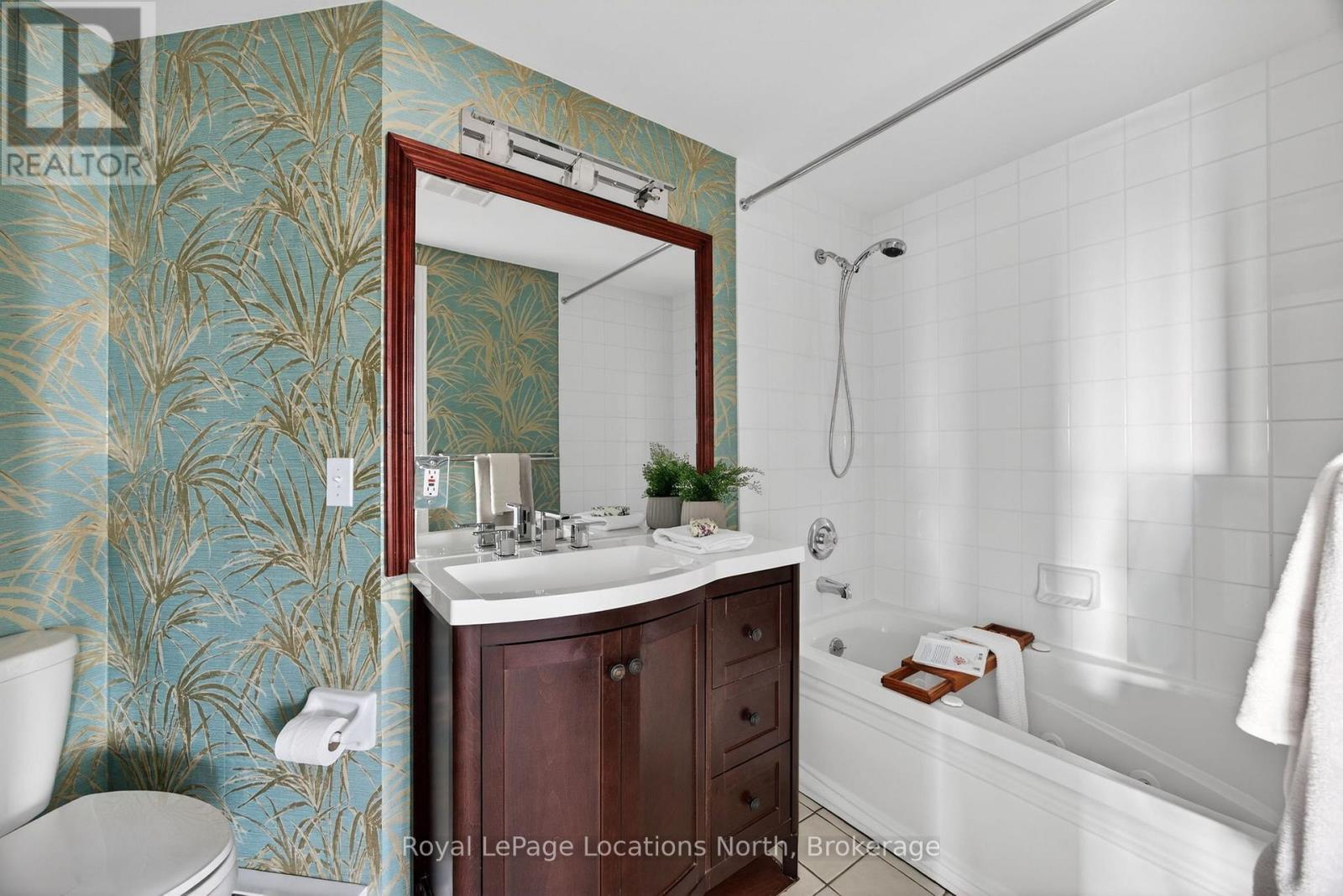 401 - 16 Raglan Street, Collingwood, ON - Indoor Photo Showing Bathroom