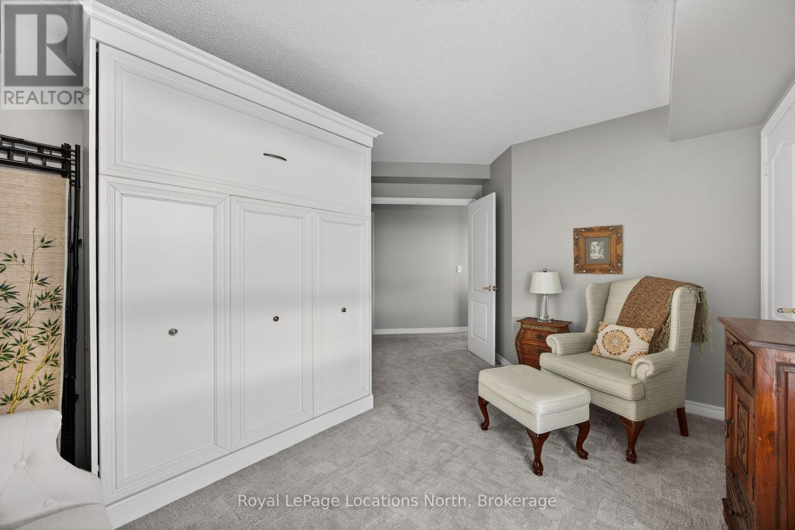 401 - 16 Raglan Street, Collingwood, ON - Indoor