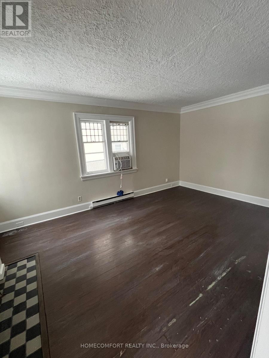 208 Hollywood Avenue, Toronto, ON - Indoor Photo Showing Other Room