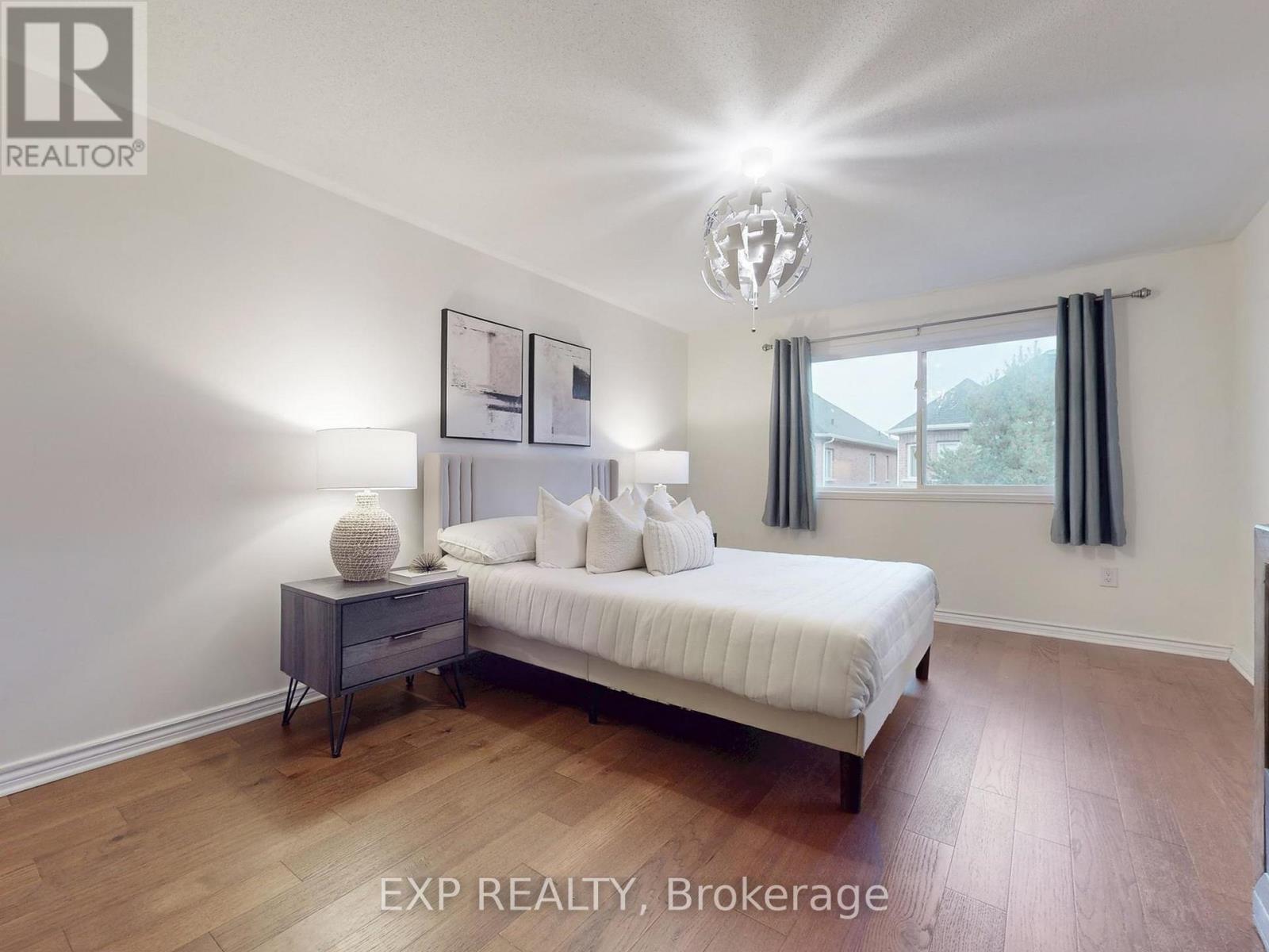 98 Lowther Avenue, Richmond Hill, ON - Indoor Photo Showing Bedroom