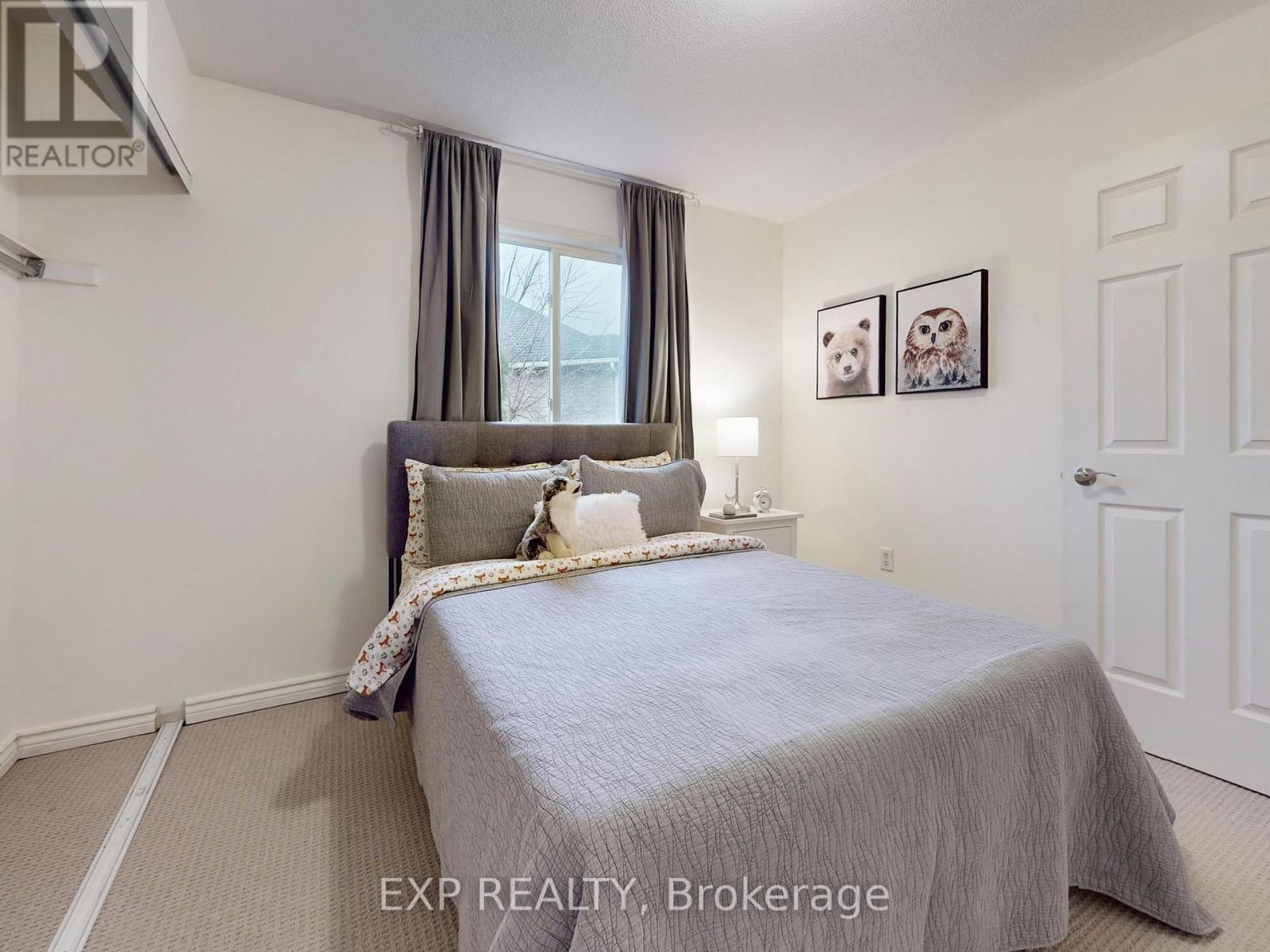 98 Lowther Avenue, Richmond Hill, ON - Indoor Photo Showing Bedroom