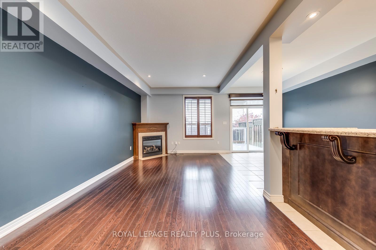 14 Marina Point Crescent, Hamilton, ON - Indoor With Fireplace