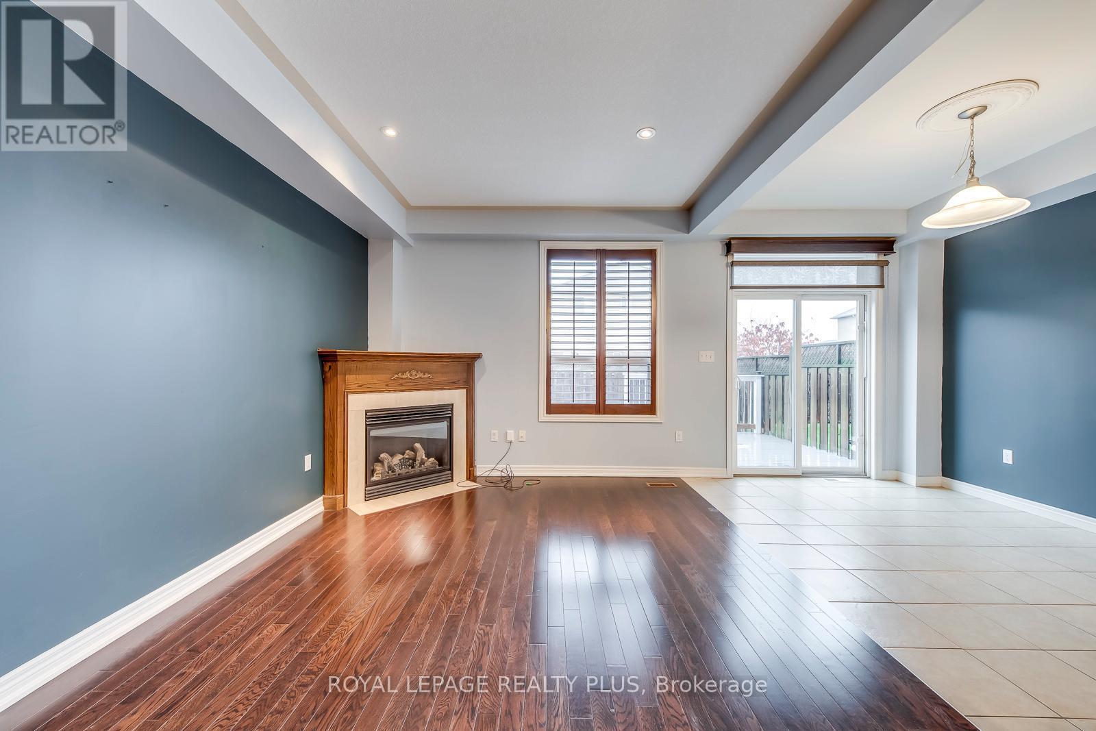 14 Marina Point Crescent, Hamilton, ON - Indoor Photo Showing Other Room With Fireplace