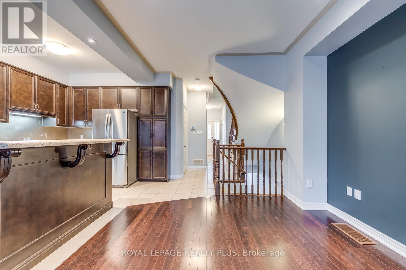 14 Marina Point Crescent, Hamilton, ON - Indoor Photo Showing Kitchen