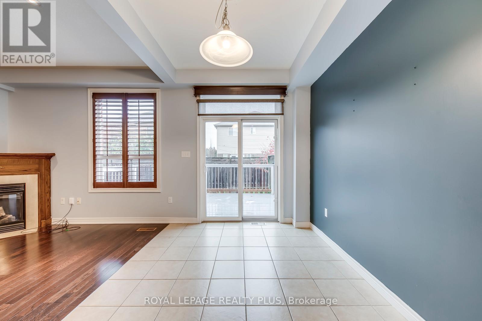 14 Marina Point Crescent, Hamilton, ON - Indoor With Fireplace