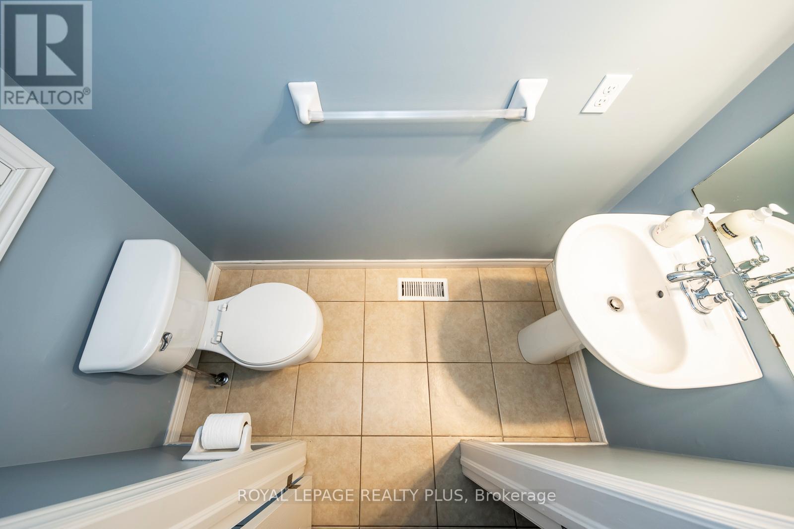14 Marina Point Crescent, Hamilton, ON - Indoor Photo Showing Bathroom