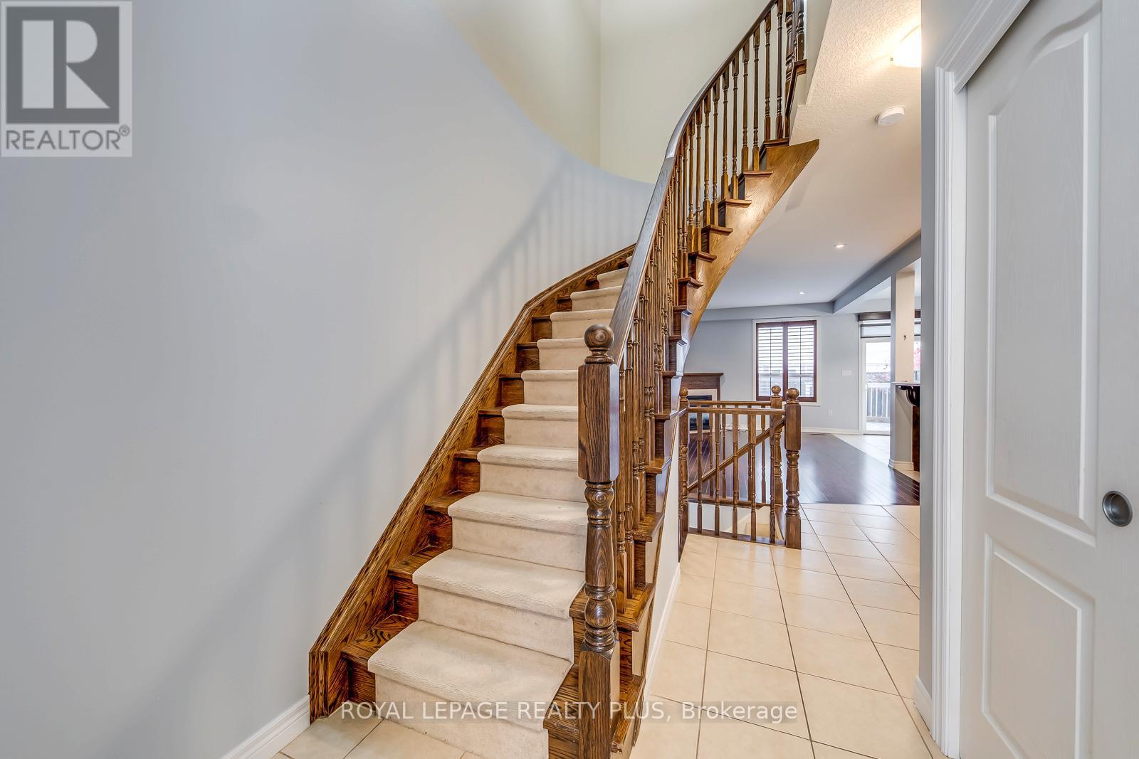 14 Marina Point Crescent, Hamilton, ON - Indoor Photo Showing Other Room