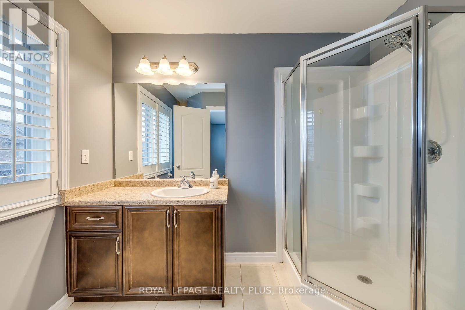 14 Marina Point Crescent, Hamilton, ON - Indoor Photo Showing Bathroom