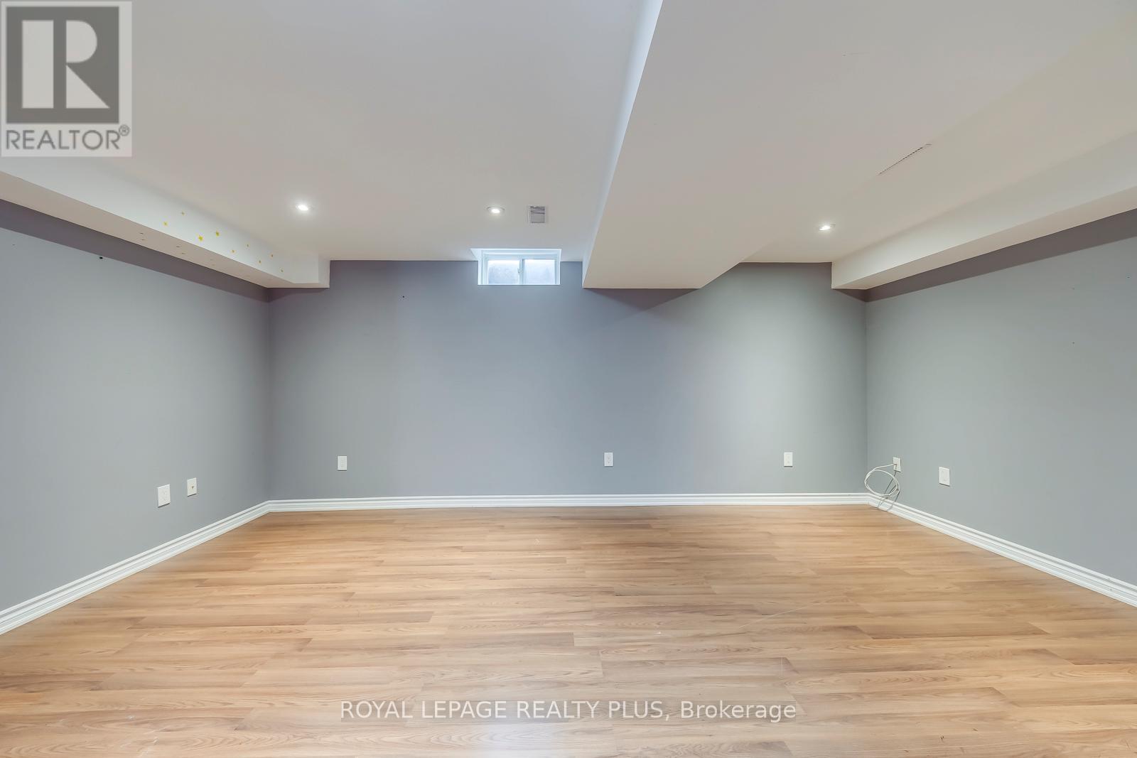 14 Marina Point Crescent, Hamilton, ON - Indoor Photo Showing Other Room