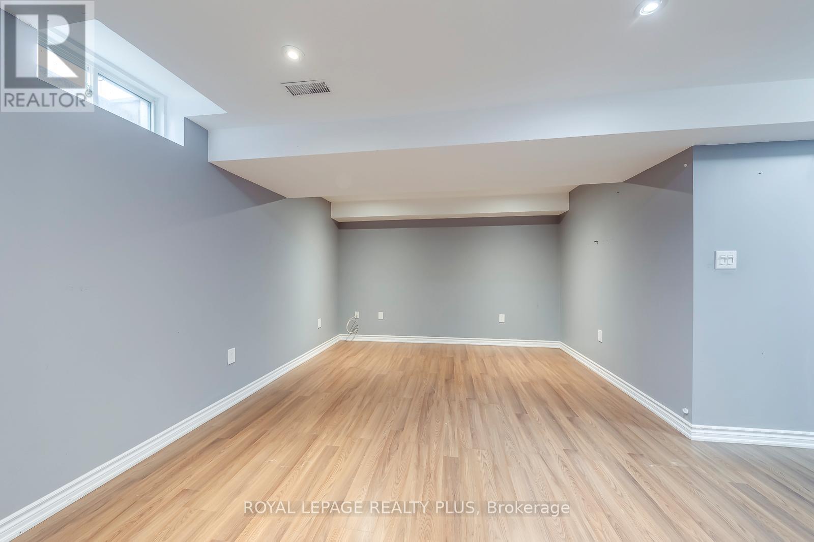 14 Marina Point Crescent, Hamilton, ON - Indoor Photo Showing Other Room