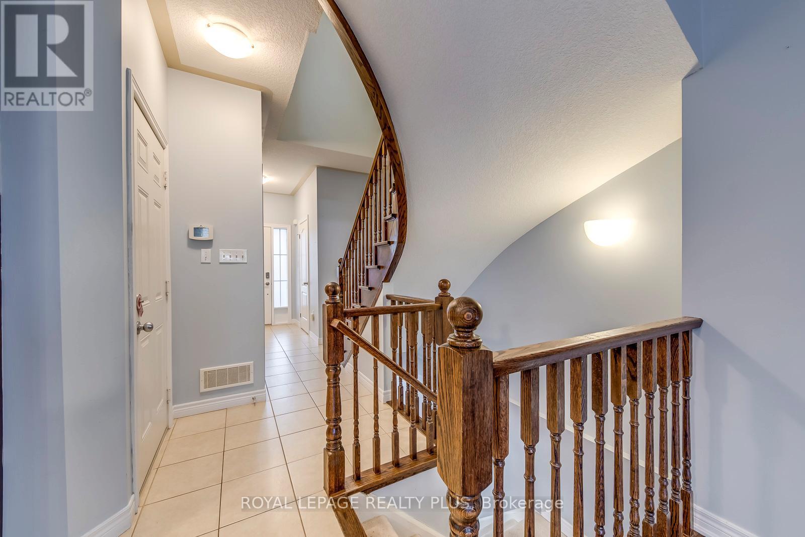14 Marina Point Crescent, Hamilton, ON - Indoor Photo Showing Other Room