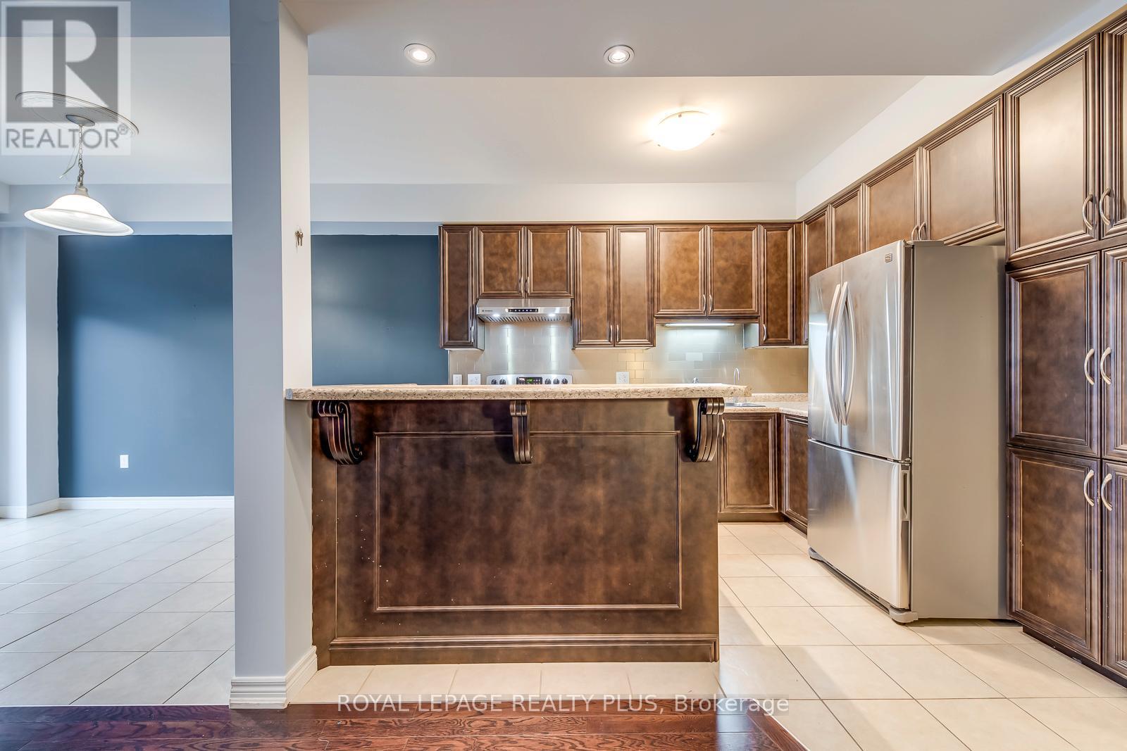 14 Marina Point Crescent, Hamilton, ON - Indoor Photo Showing Kitchen