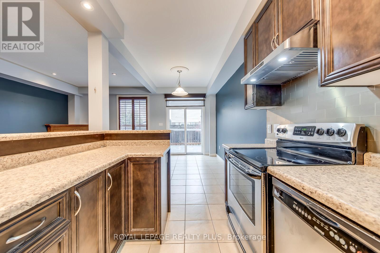 14 Marina Point Crescent, Hamilton, ON - Indoor Photo Showing Kitchen