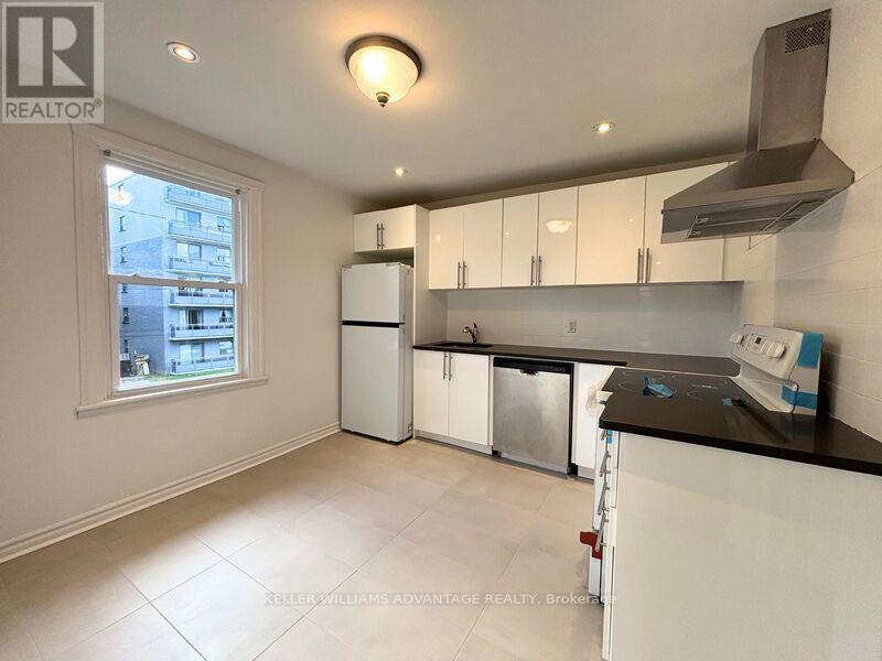 Unit #2 - 32 Arthur Avenue S, Hamilton, ON - Indoor Photo Showing Kitchen