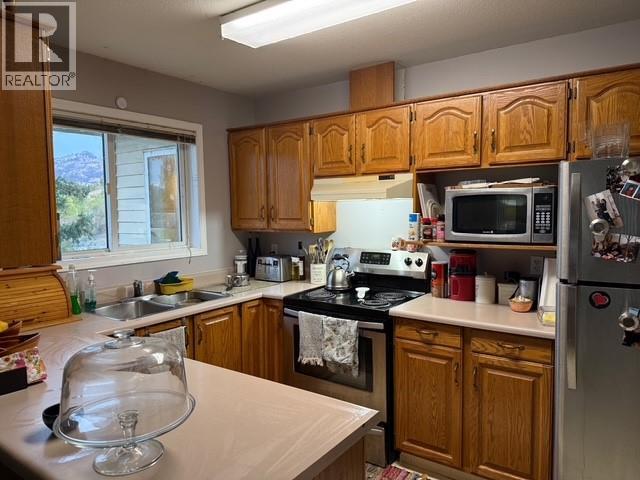 6840 89Th Street Unit# 314, Osoyoos, BC - Indoor Photo Showing Kitchen With Double Sink