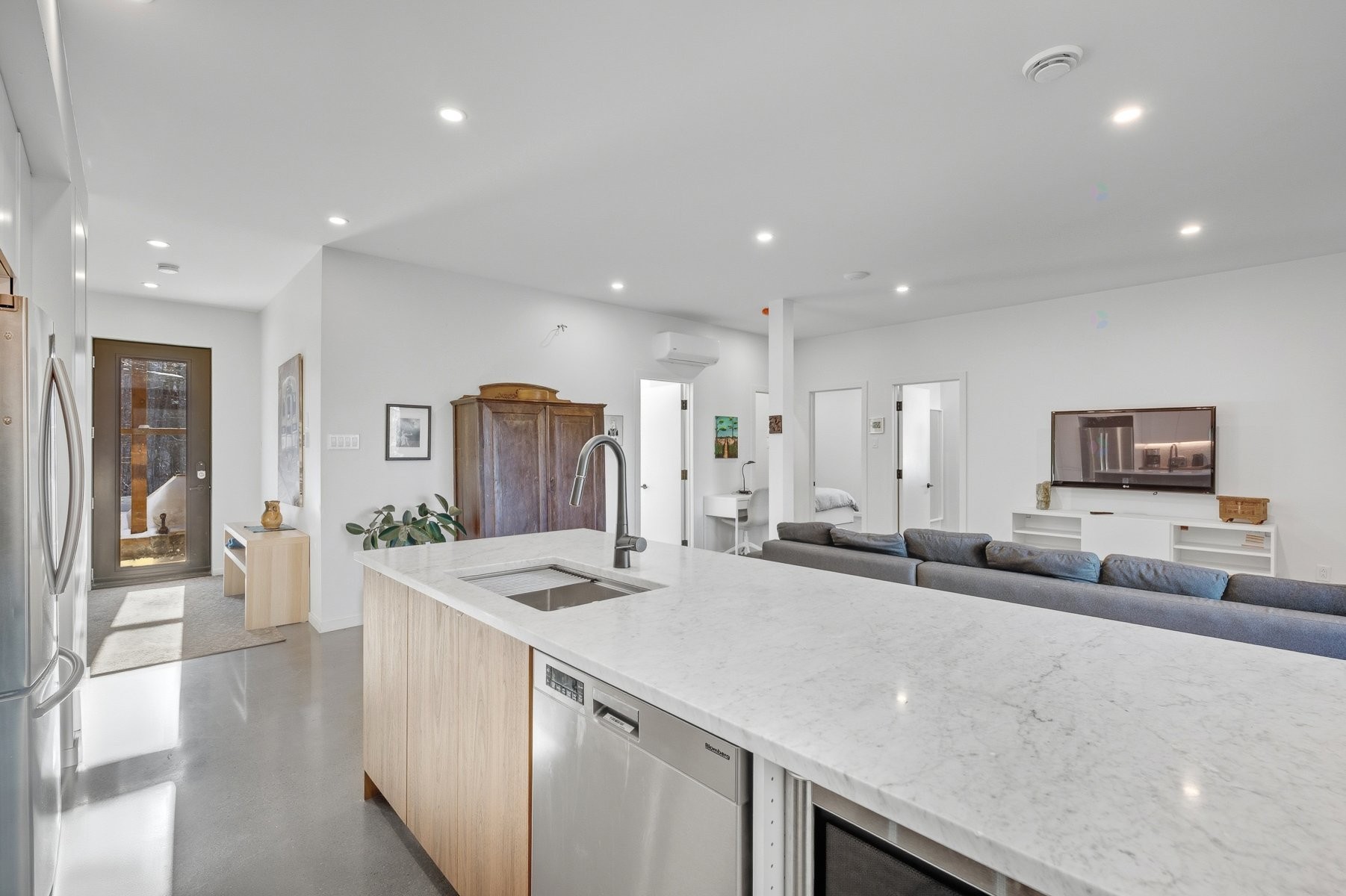 Cuisine - 787 Ch. Du Lac-Des-Becs-Scie E., Saint-Sauveur, QC - Indoor Photo Showing Kitchen With Upgraded Kitchen