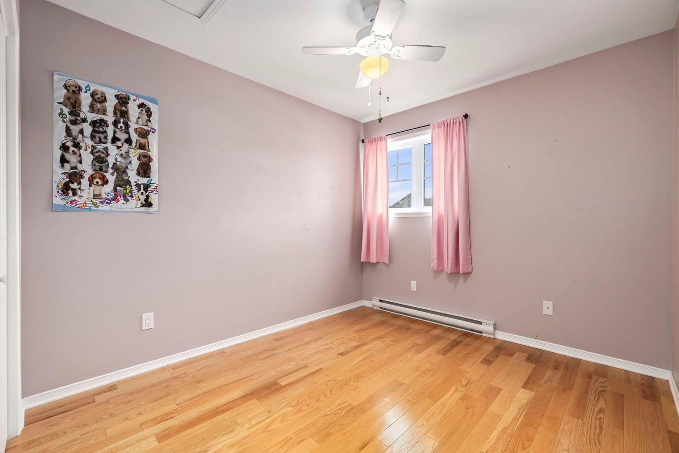 Chambre à coucher - 19 Rue Du Frère-André-Daoust, Rigaud, QC - Indoor Photo Showing Other Room