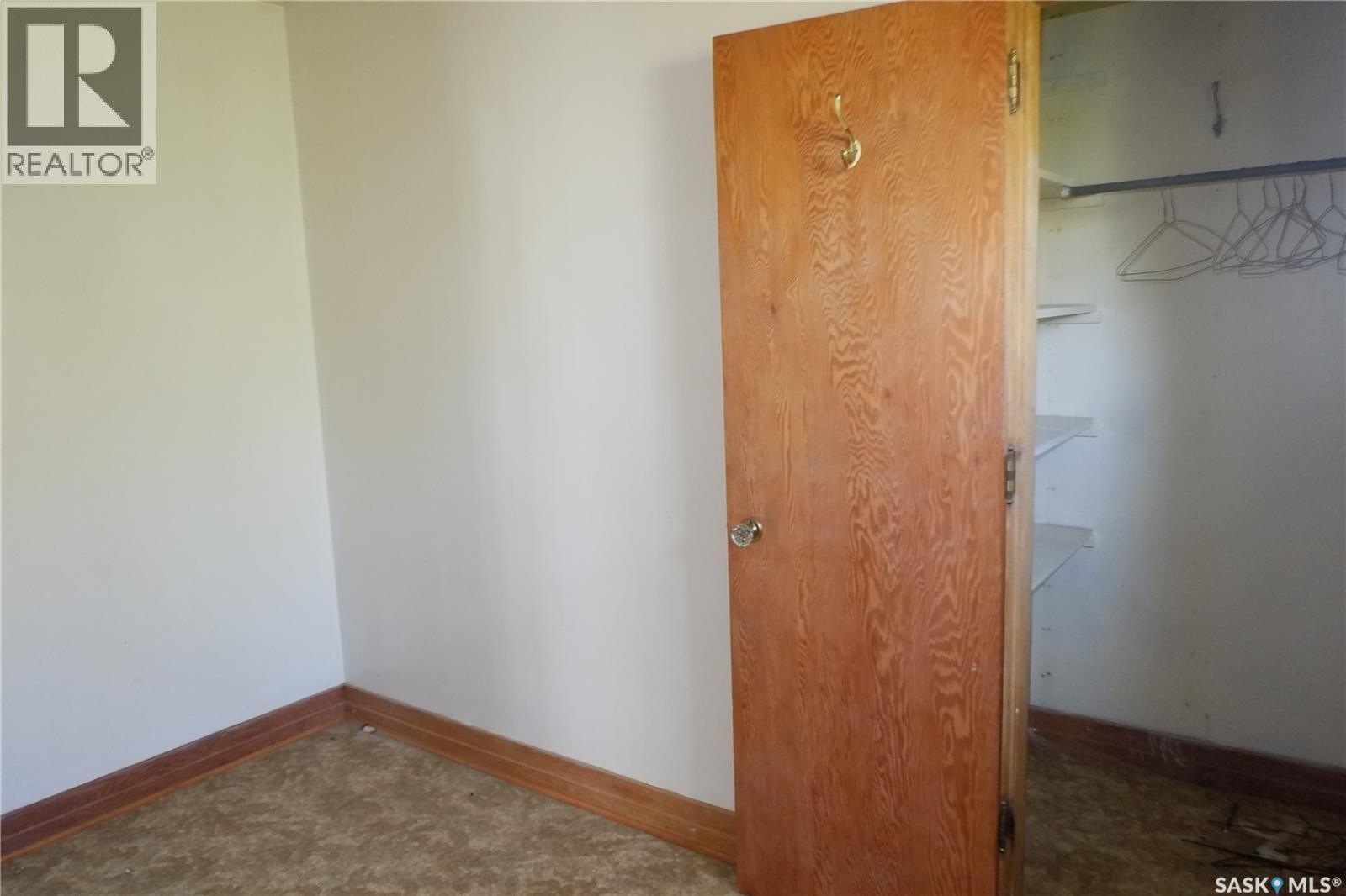 102 Dominion Avenue, Kincaid, SK - Indoor Photo Showing Other Room