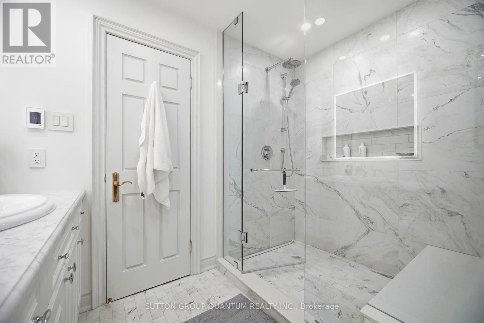 1080 Geran Crescent, Mississauga, ON - Indoor Photo Showing Bathroom