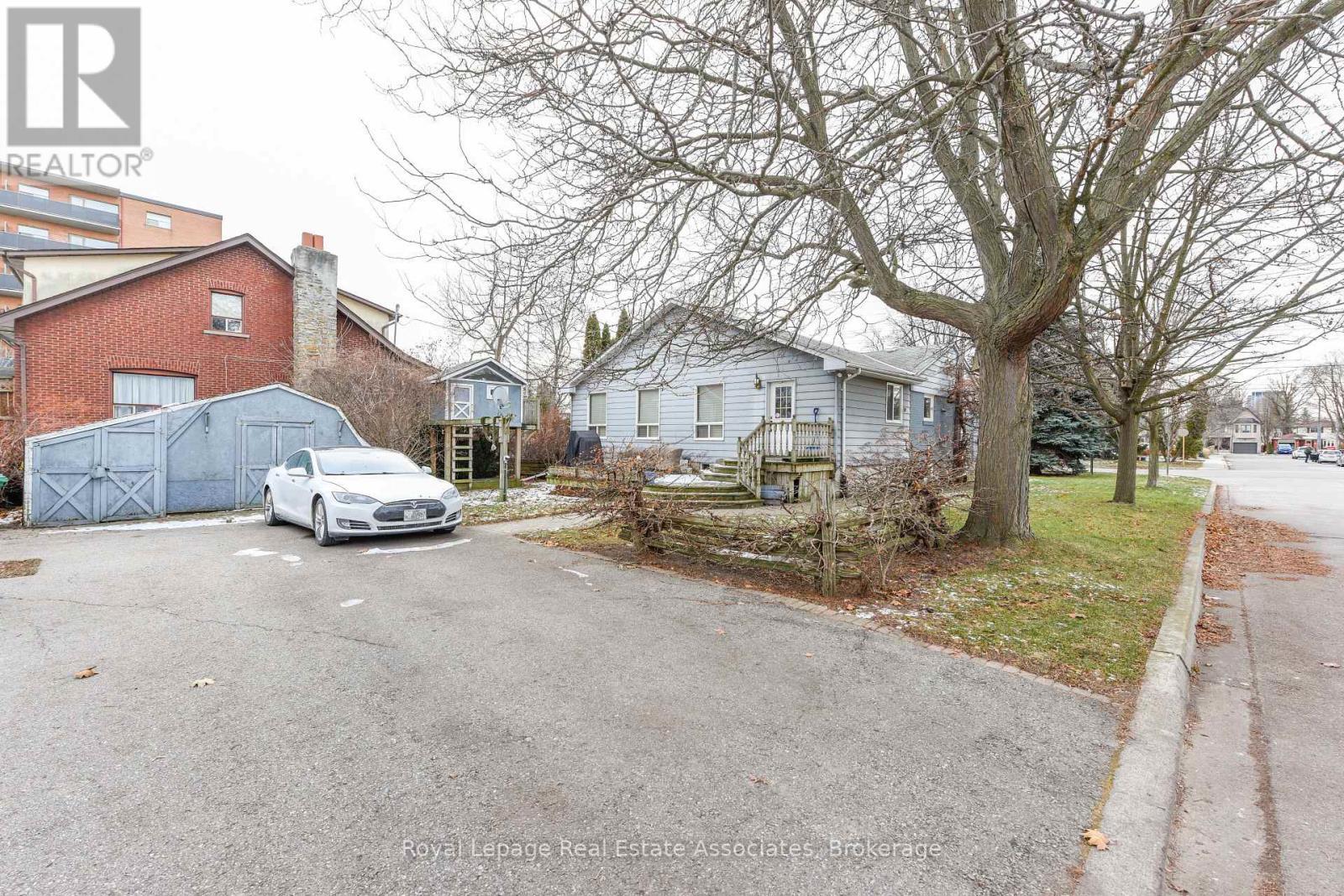 1089 Seneca Avenue, Mississauga, ON
