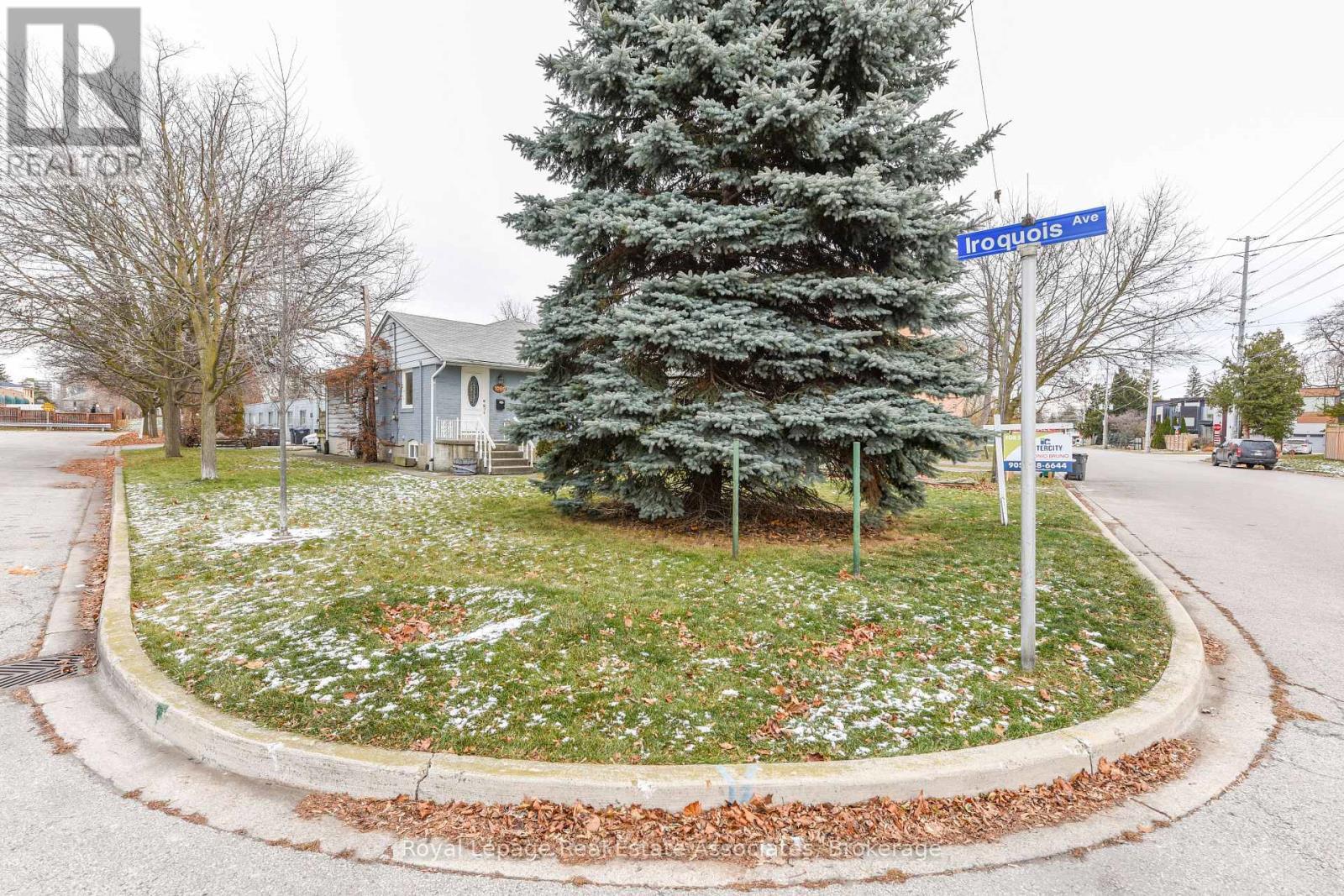 1089 Seneca Avenue, Mississauga, ON