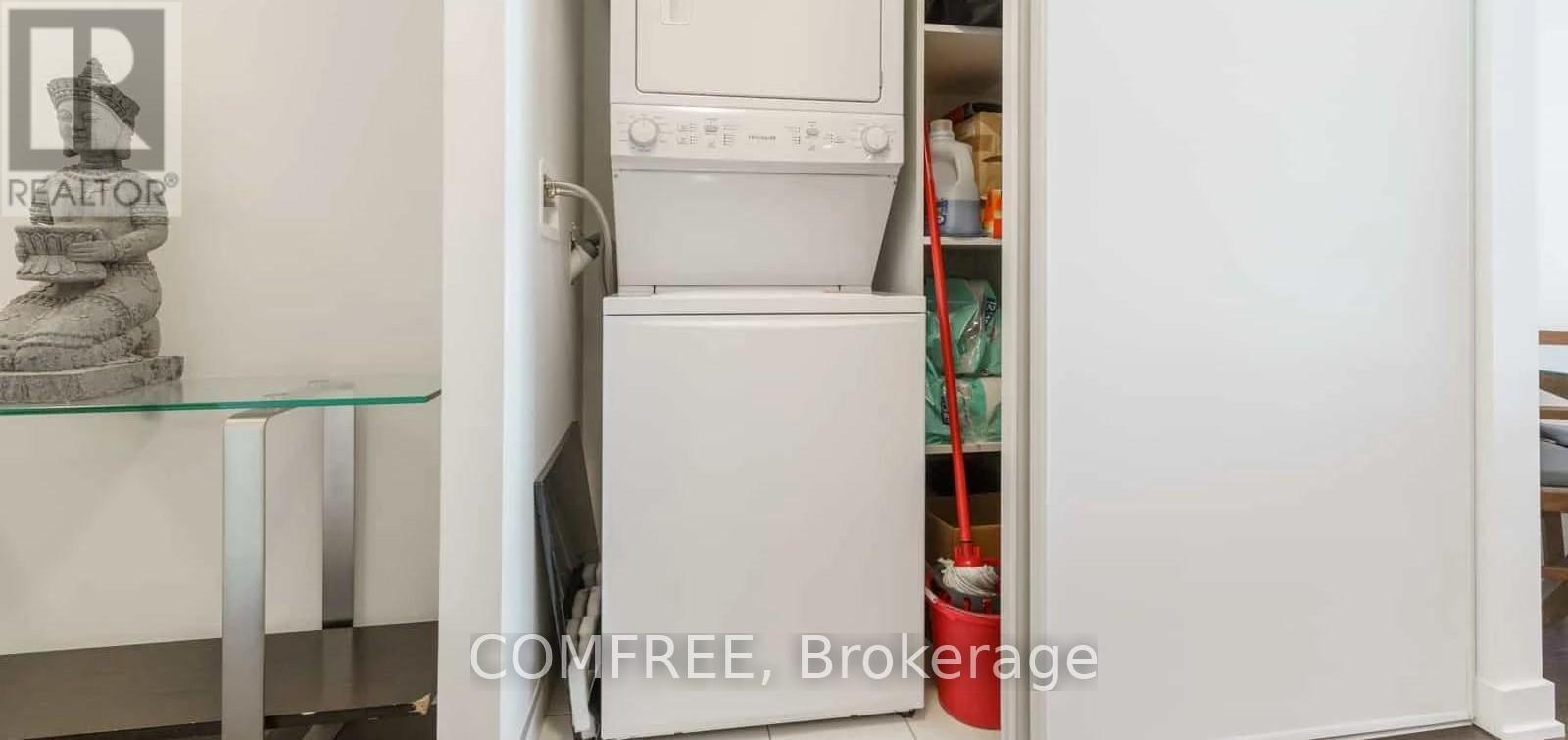 12 - 30 Ordnance Street, Toronto (Niagara), ON - Indoor Photo Showing Laundry Room