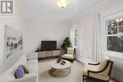 This photograph has been virtually staged -