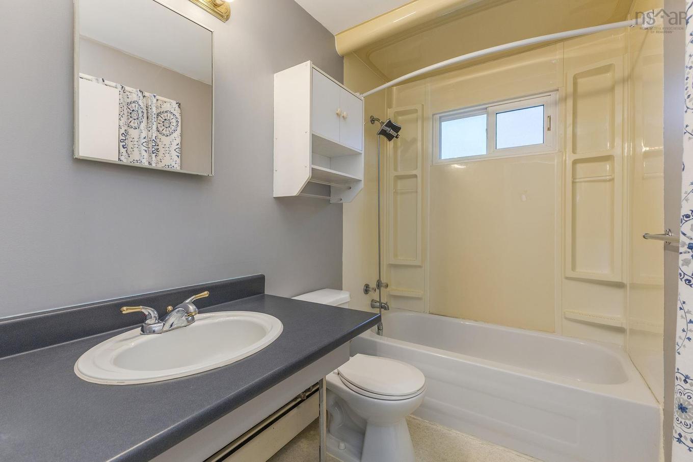 18 Kirk Avenue, Stellarton, NS