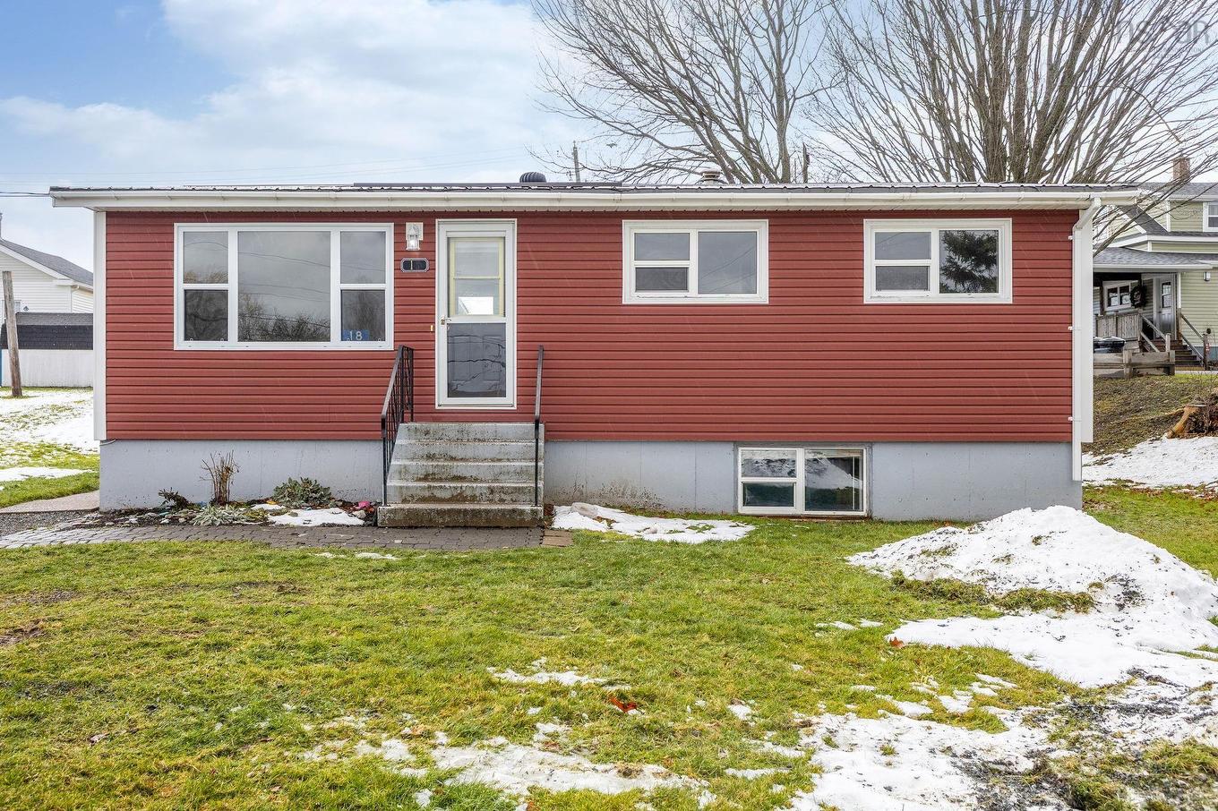 18 Kirk Avenue, Stellarton, NS