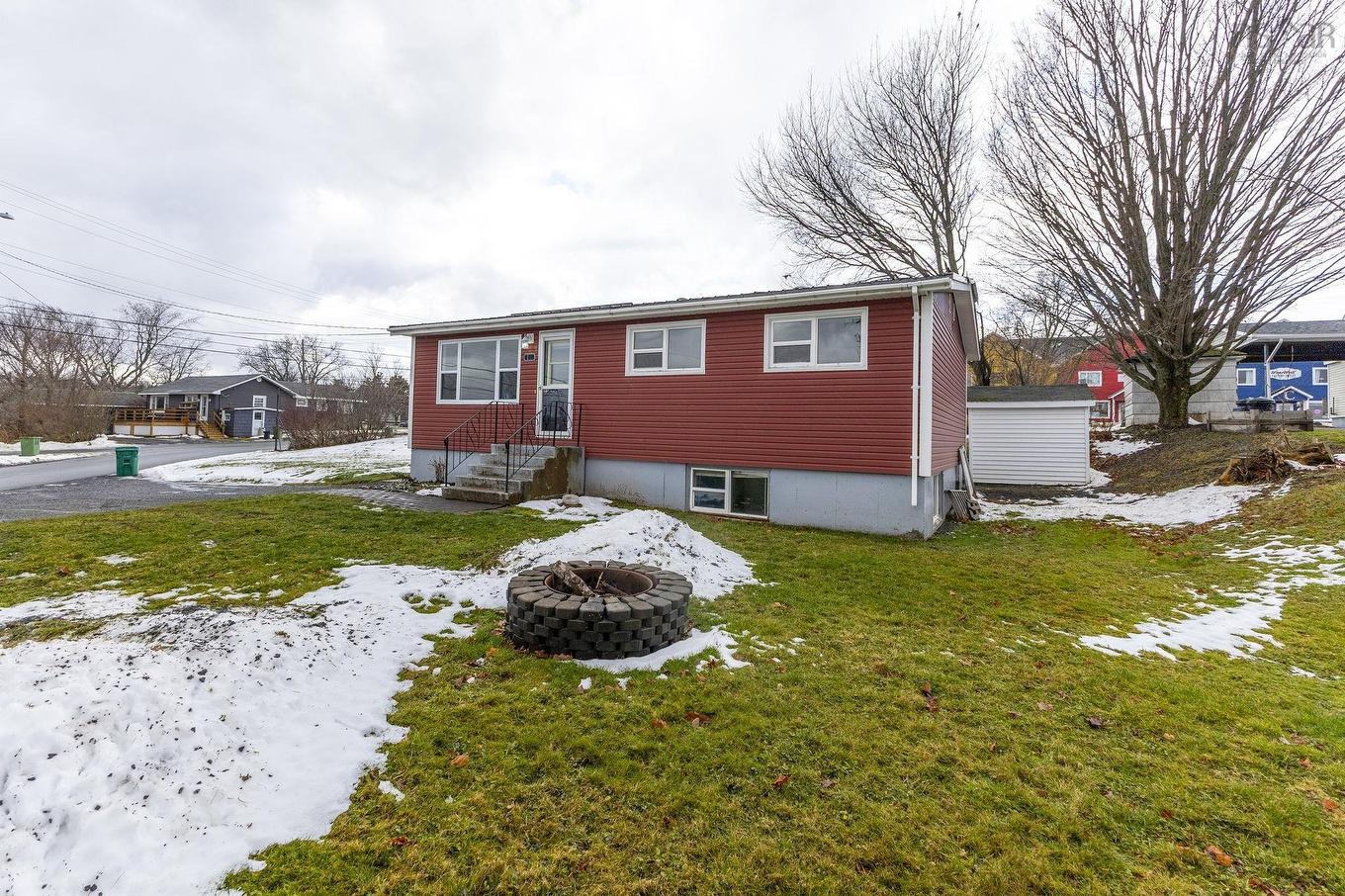 18 Kirk Avenue, Stellarton, NS