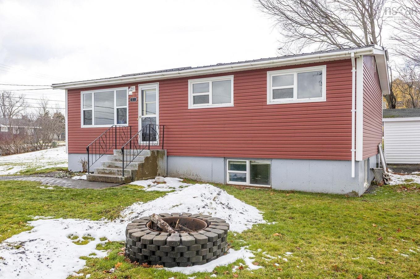 18 Kirk Avenue, Stellarton, NS