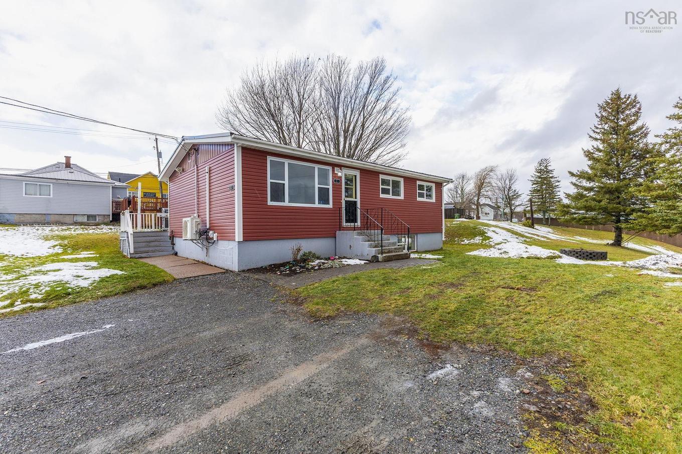 18 Kirk Avenue, Stellarton, NS